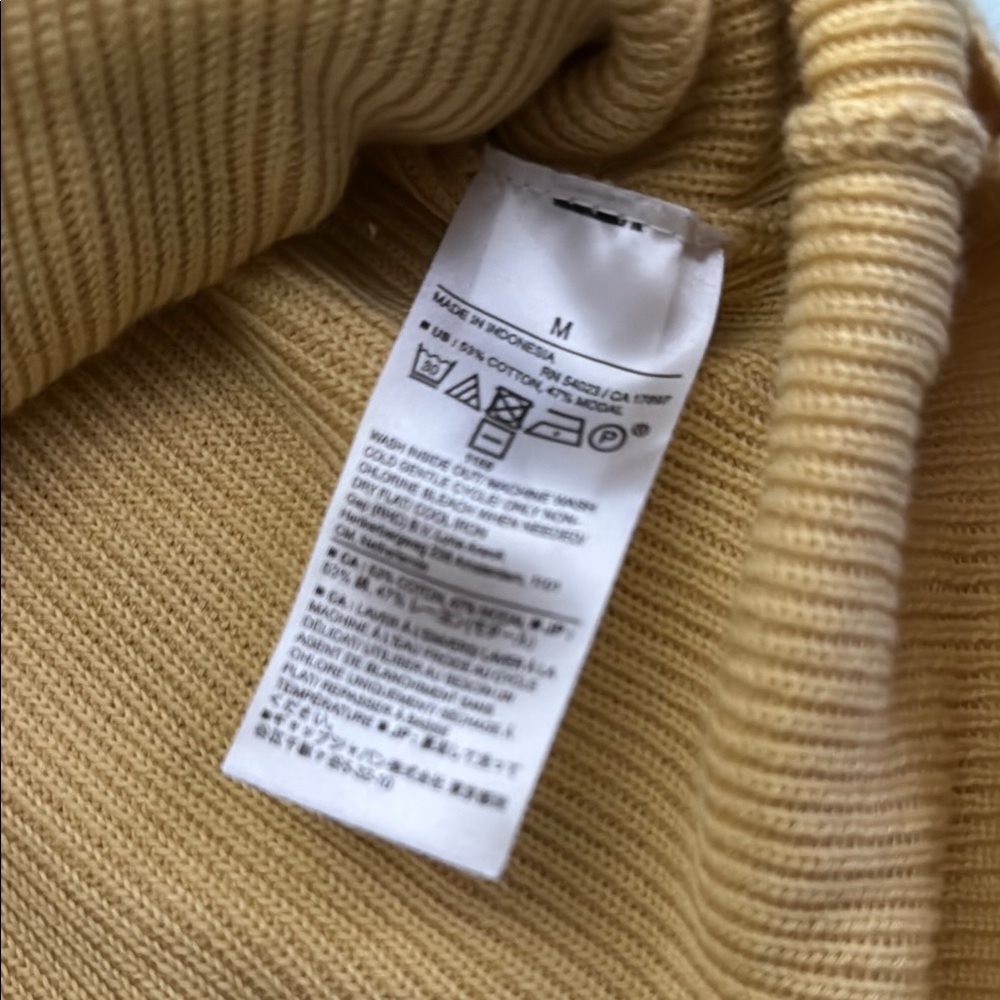 Banana Republic Women’s Sweater - Medium - Picture 3 of 4